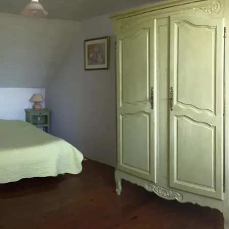 Maison Bretonne Traditionnelle En Bord De